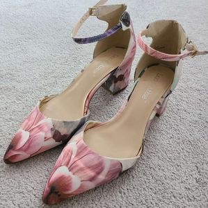 Lexi & Abbie Floral Ankle Strap & Block Heel- s.8